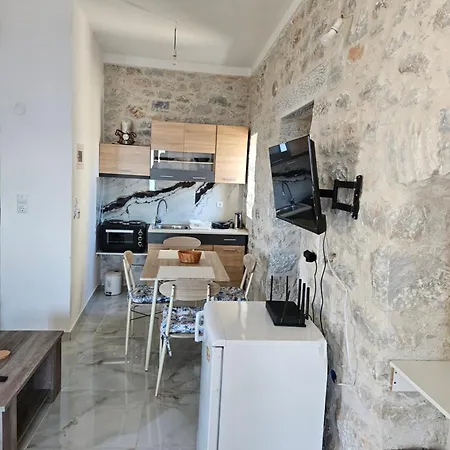 Rigas Stone Tower East Mani 1 Mína