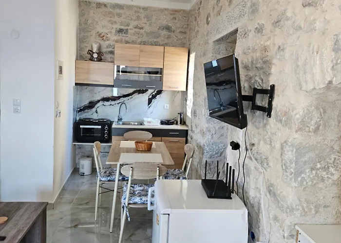 Rigas Stone Tower East Mani 1 Mína